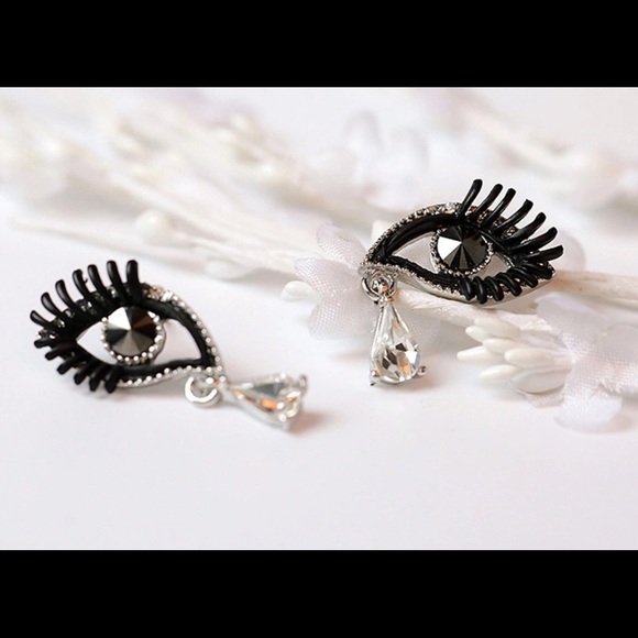 Black Crystal Eye Tear shape stud earnings. NWT - Picture 4 of 5